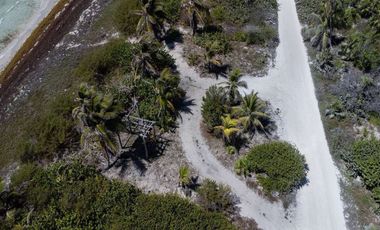 HERMOSO TERRENO FRENTE AL MAR EN VENTA