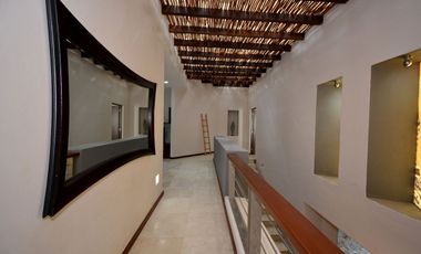ESPECTACULAR CASA CONTEMPORÁNEA CON IMPRESIONANTE PAISAJISMO