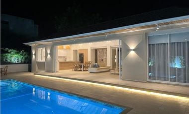 CASA EN VENTA EN LAGOS DEL PEÑON, GIRARDOT