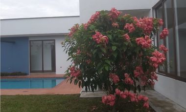 VENDEMOS  CASA CAMPESTRE UN PISO COND.BARU- VILLAVICENCIO