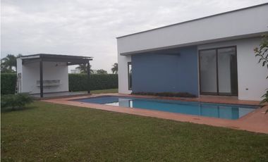 VENDEMOS  CASA CAMPESTRE UN PISO COND.BARU- VILLAVICENCIO