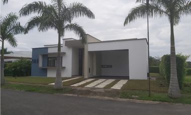 VENDEMOS  CASA CAMPESTRE UN PISO COND.BARU- VILLAVICENCIO