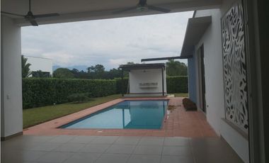 VENDEMOS  CASA CAMPESTRE UN PISO COND.BARU- VILLAVICENCIO