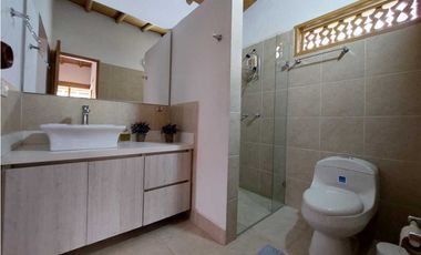FINCA EN ARRIENDO UBICADA EN EL RETIRO ANTIOQUIA, SECTOR LA MARIA