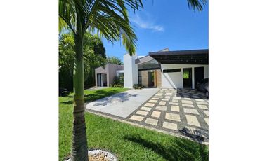 VENTA HERMOSA CASA CAMPESTRE CON PISCINA CERRITOS PEREIRA