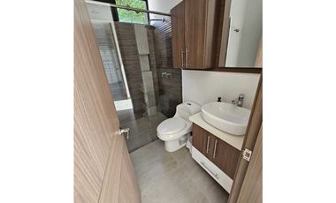 VENTA HERMOSA CASA CAMPESTRE CON PISCINA CERRITOS PEREIRA