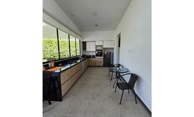 VENTA HERMOSA CASA CAMPESTRE CON PISCINA CERRITOS PEREIRA