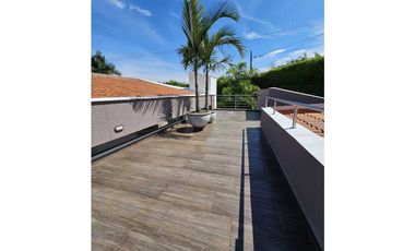 VENTA HERMOSA CASA CAMPESTRE CON PISCINA CERRITOS PEREIRA