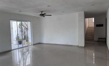 Casa en Renta en Mérida, Privada Las Palmas, Montes de Amé