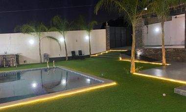 Terraza de eventos con alberca
