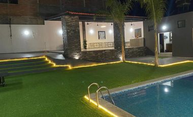 Terraza de eventos con alberca