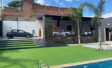 Terraza de eventos con alberca