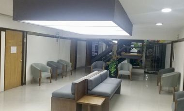 Consultorio en Centro Médico del Valle
