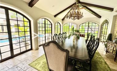 BALMORAL MANSION CON PISCINA / COSTA DEL ESTE / VENTA