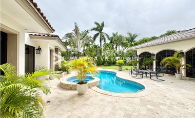 BALMORAL MANSION CON PISCINA / COSTA DEL ESTE / VENTA