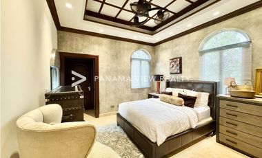 BALMORAL MANSION CON PISCINA / COSTA DEL ESTE / VENTA