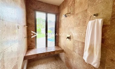 BALMORAL MANSION CON PISCINA / COSTA DEL ESTE / VENTA