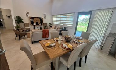 BOQUETE COUNTRY CLUB / 1704M2 / 2 HABITAC /  2 BAÑ / AMPLIO JARDIN