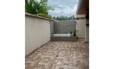 SE VENDE CASA EN COSTA VERDE