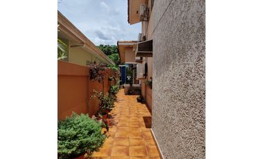 Se VENDE Casa en Villas del Golf, Frente a Brisas del Golf