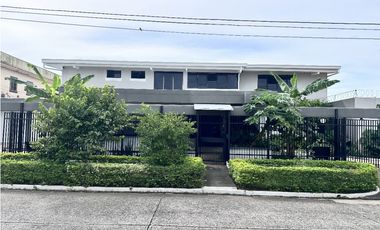 Se VENDE Casa Dúplex en Altos de Betania