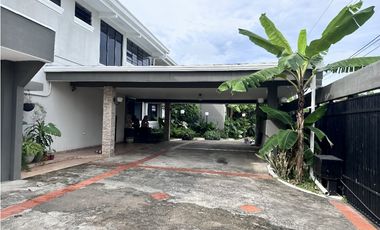 Se VENDE Casa Dúplex en Altos de Betania