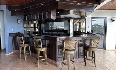 Se VENDE Casa Dúplex en Altos de Betania