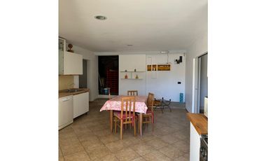 SE VENDE CASA  EN BARRIO BECCIU A METROS DEL CUCU OPORTUNIDAD