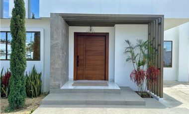 CASA EN VENTA EN LA EXCLUSIVA URBANIZACIÓN MONACO - BARBASQUILLO MANTA