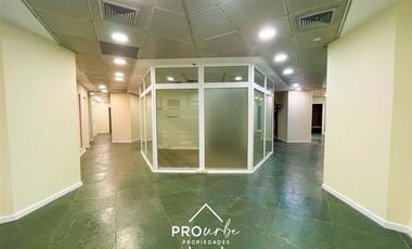 Oficina en Arriendo en Av.Andrés Bello/ El Golf