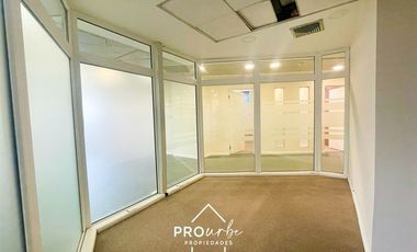 Oficina en Arriendo en Av.Andrés Bello/ El Golf