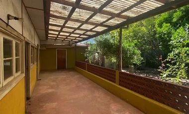 Casa en Venta en Esquina de membrillar con Igualdad