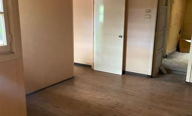 Casa en Venta en Esquina de membrillar con Igualdad
