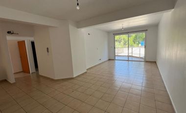 ALQUILER DE EXCELENTE DEPARTAMENTO SEMI PISO 4 AMBIENTES CON COCHERA - MONTE GRANDE CENTRO