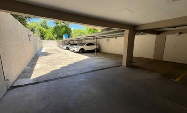 ALQUILER DE EXCELENTE DEPARTAMENTO SEMI PISO 4 AMBIENTES CON COCHERA - MONTE GRANDE CENTRO