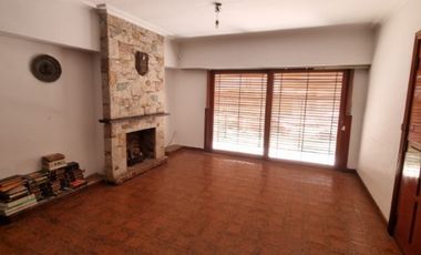 Chalet en venta en Bernal Oeste