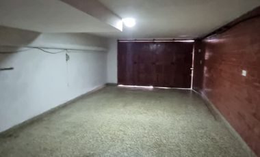 Chalet en venta en Bernal Oeste