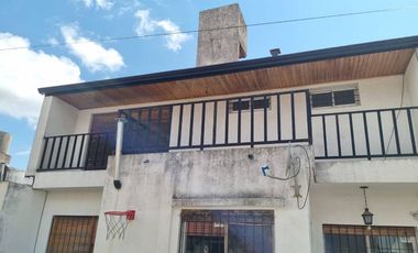 Chalet en venta en Bernal Oeste