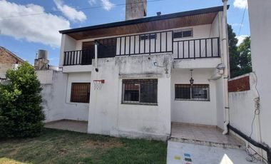 Chalet en venta en Bernal Oeste