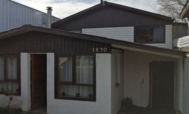 Juan Pablo Segundo/Calle Uno - Casa - Venta