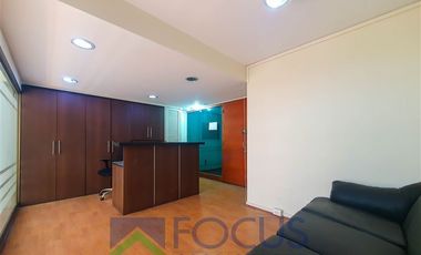 Oficina en Venta en Oficina a pasos de metro Plaza de Armas