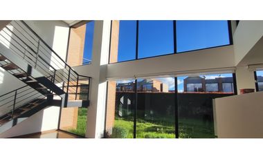 INIGUALABLE CASA EN ARRIENDO EN FONTANAR - CHA, C/MARCA