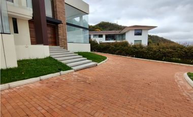 MARAVILLOSA CASA EN VENTA O ARRIENDO - YERBABUENA - CHA