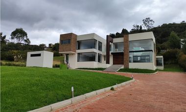MARAVILLOSA CASA EN VENTA O ARRIENDO - YERBABUENA - CHA