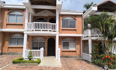Vende Casa en Conjunto Cerrado - Villeta