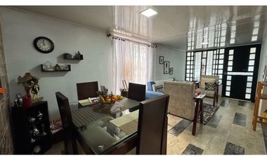 Casa esquinera en venta - Barrio Palmeras de Oriente Palmira Valle