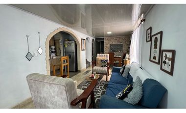 Casa esquinera en venta - Barrio Palmeras de Oriente Palmira Valle