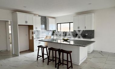 CASA EN VENTA EN RESIDENCIAL SUEÑOS DEL MAR (PLAYAS DE TIJUANA - ROSARITO)
