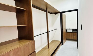 Casa en venta con habitación en planta baja- Fracc. Privado Monte Magno