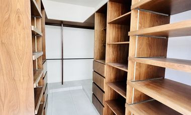 Casa en venta con habitación en planta baja- Fracc. Privado Monte Magno